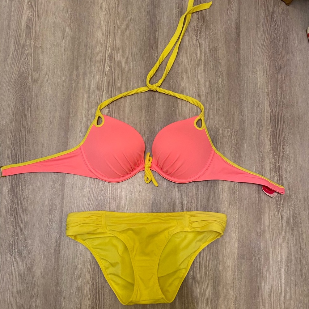 Victoria’s Secret gorgeous bikini 34c/small